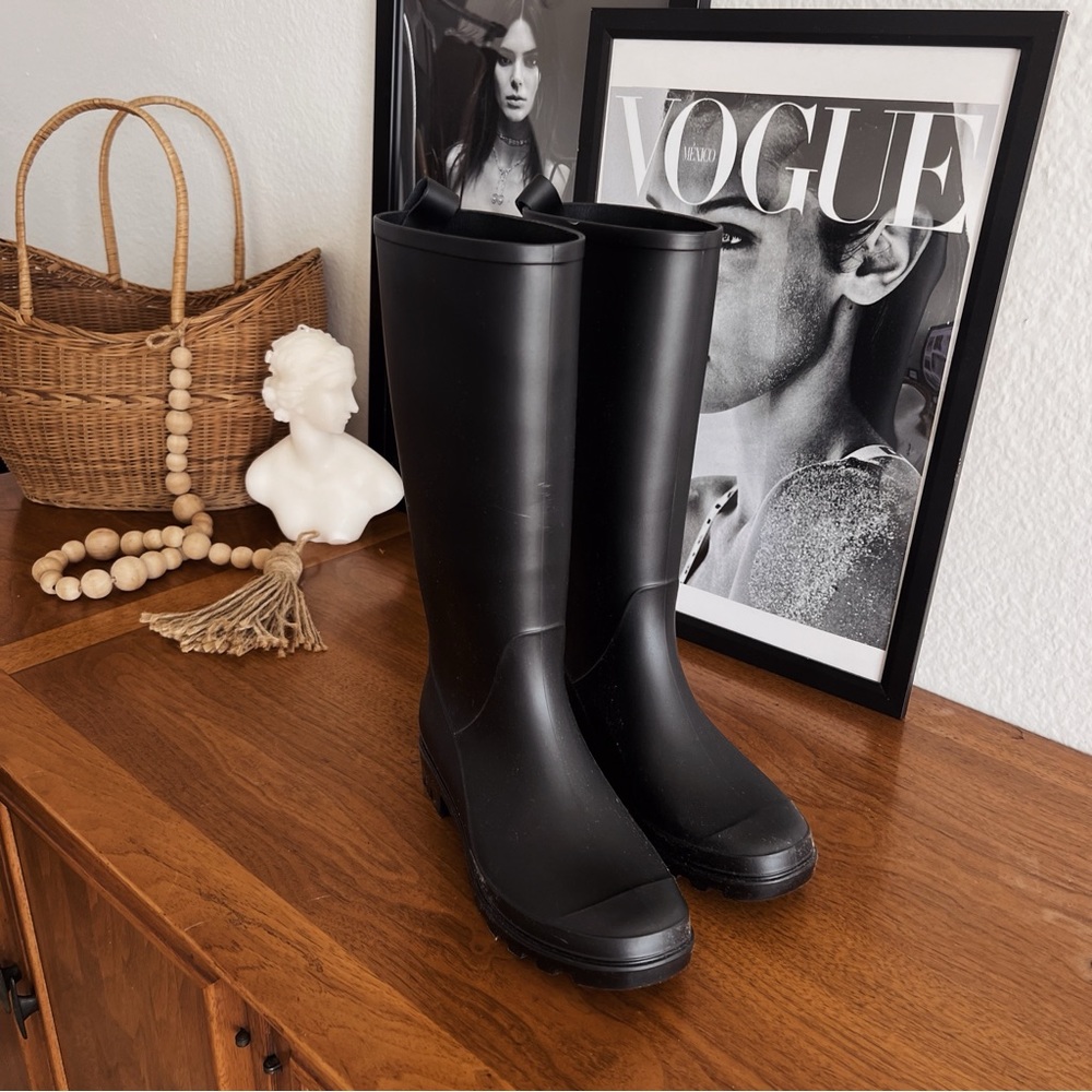 SOLD ❌ BLACK RAIN BOOTS SIZE 6 #0306 - Picture 1 of 8